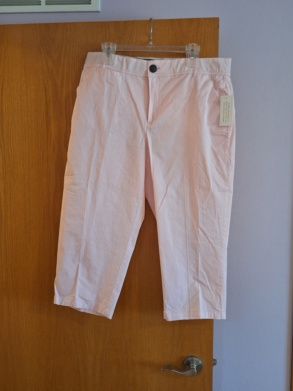 Ladie's Pink Capri Pants